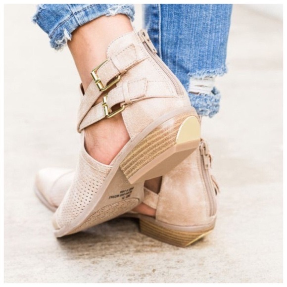 New distressed oatmeal bootie - Picture 3 of 5